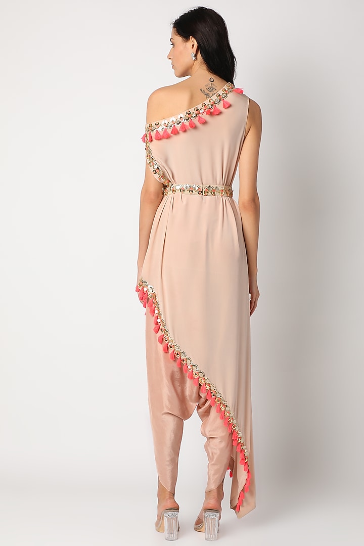 Peach Embroidered Cape Kurta Set by Maison Blu at Pernia's Pop Up Shop